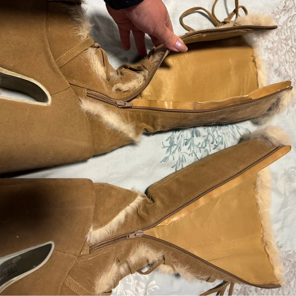 Demonia Tan Fur-Lined Platform Boots 8 - Picture 5 of 5